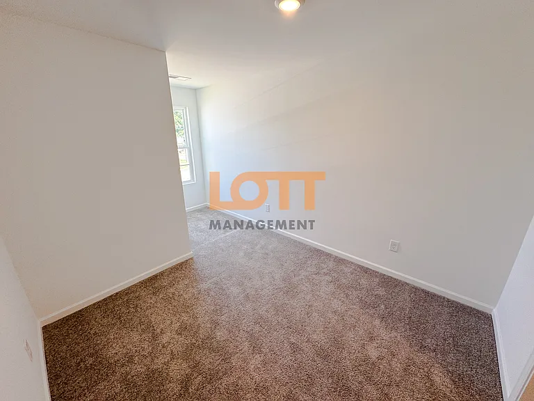 202 Hunthill Rd — Photo 17