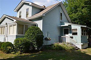 5th image of 554 Beach St
