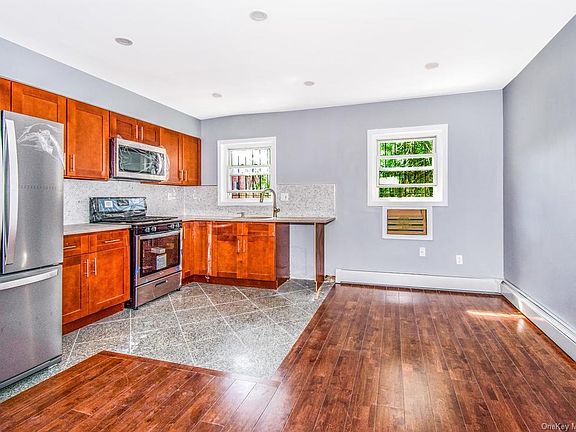 4th image of 3363 Barnes Ave