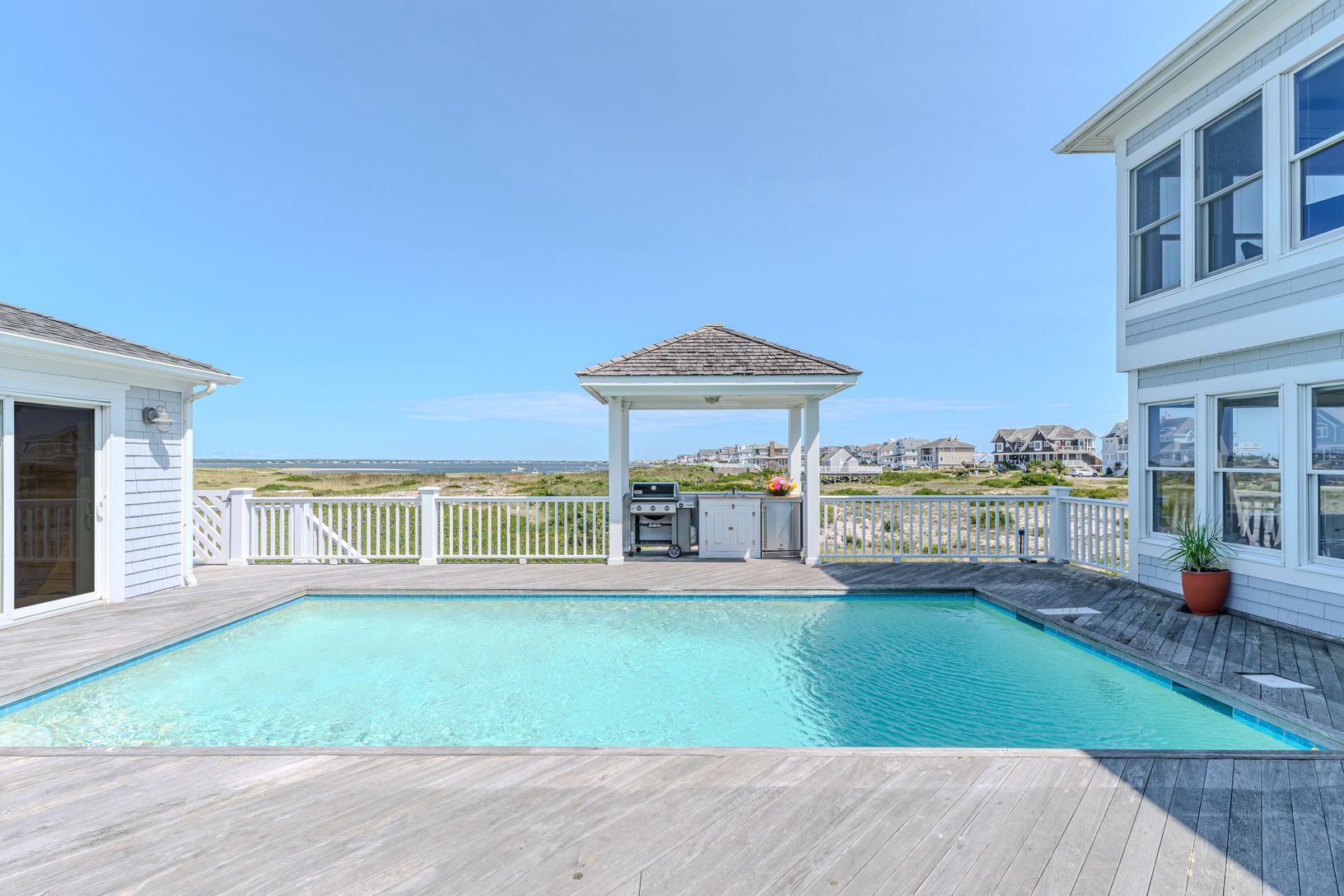  Large Pool Deck with Outdoor Chefs Kitchen