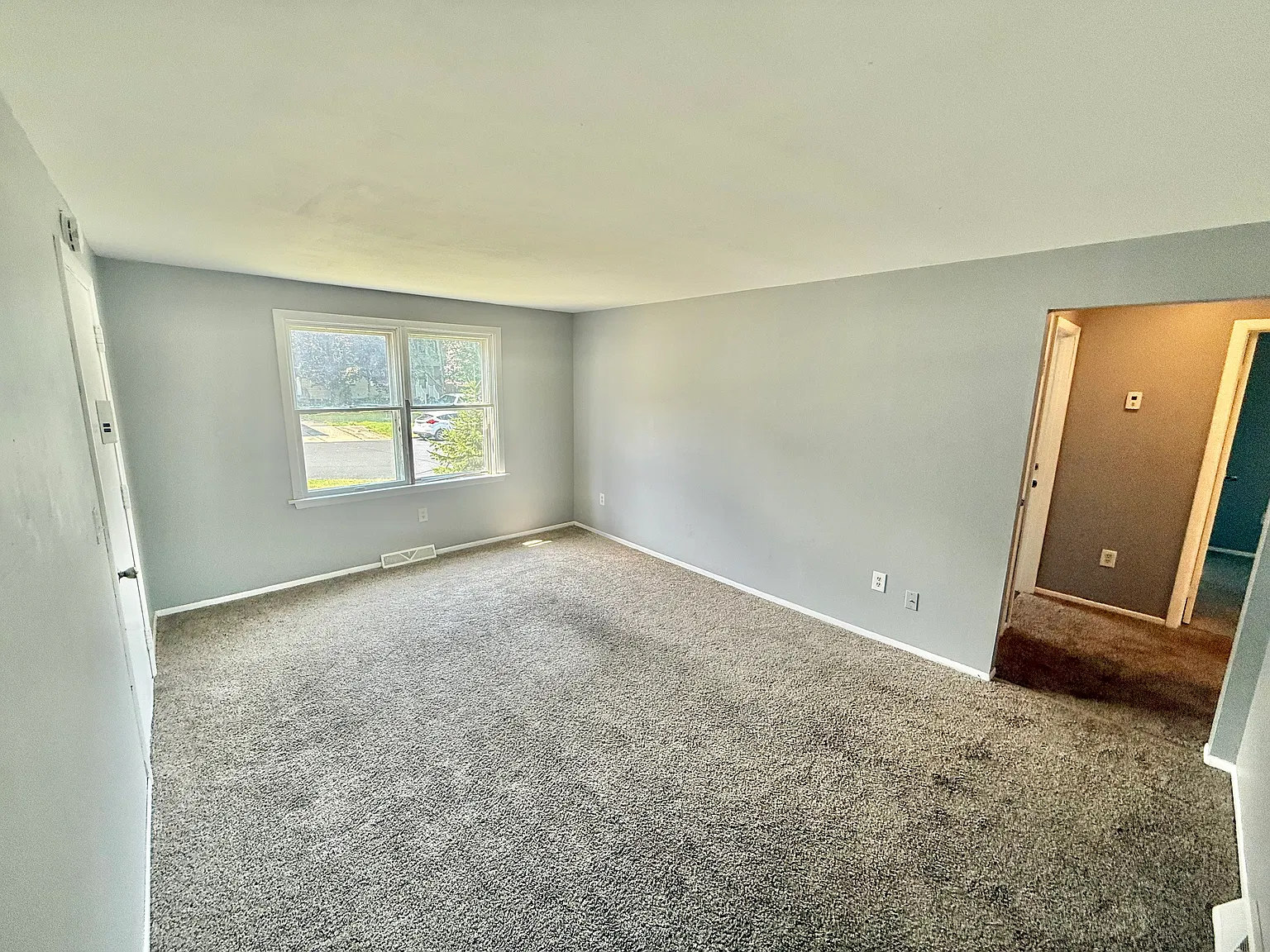 2 bed, $1,250 — Photo 4