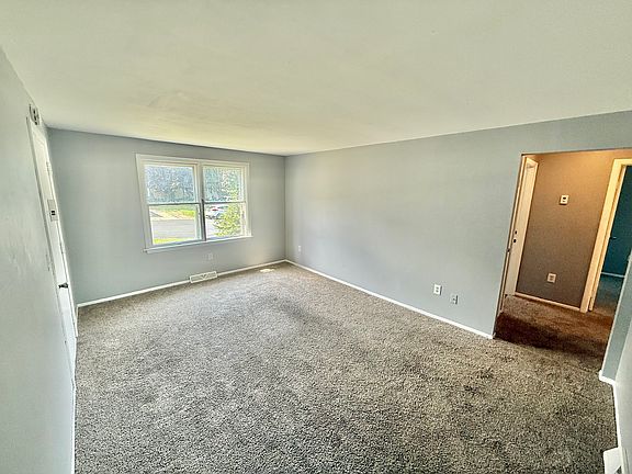 4th image of 11 Hamilton Pl #2