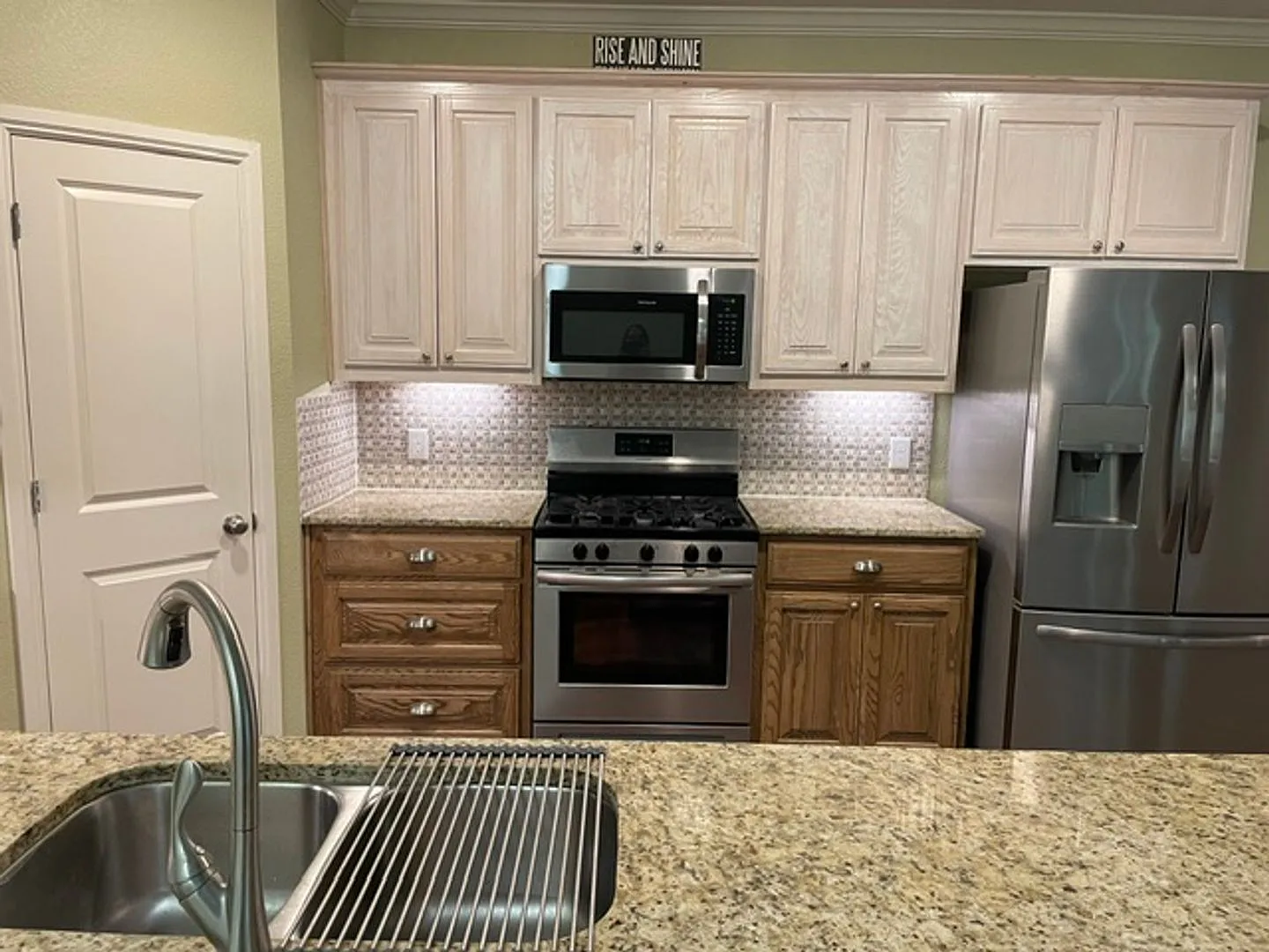 Available Now --Beautiful Luxury Duplex — Photo 4