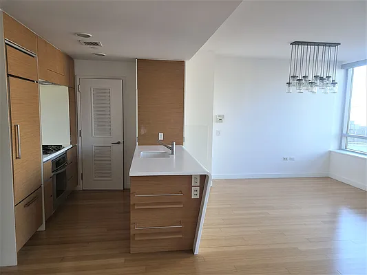 Rented by R New York | media 8