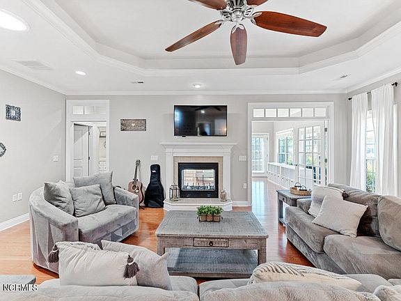 3rd image of 3552 Gladehill Ln