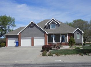 2704 1/2 Thunderbird Dr, Hays, KS 67601