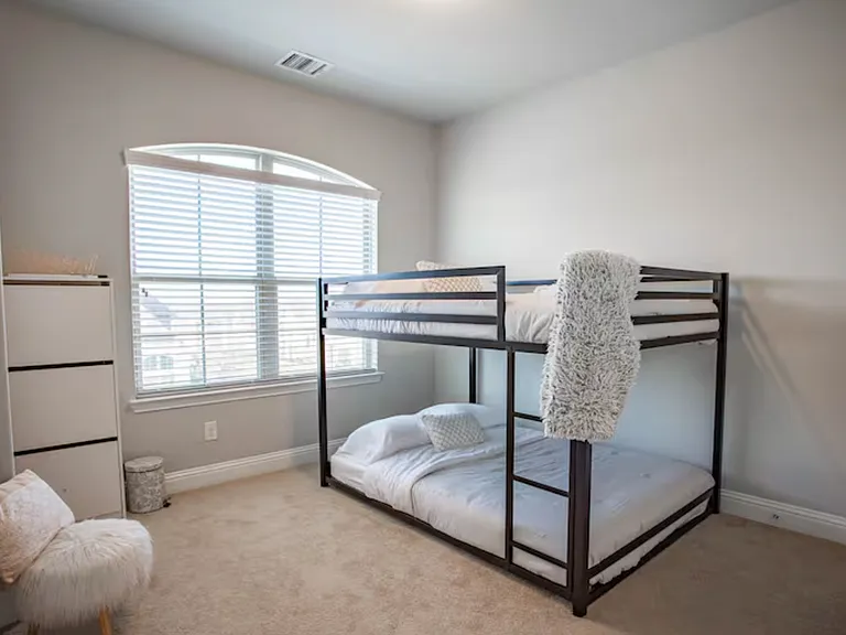 3610 Adriana Ave — Photo 24