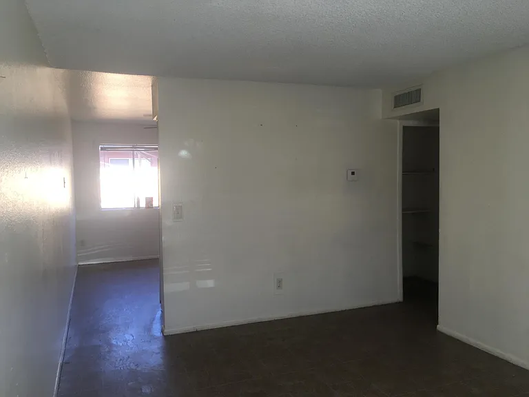 6016 W Laurie Ln #3 — Photo 3