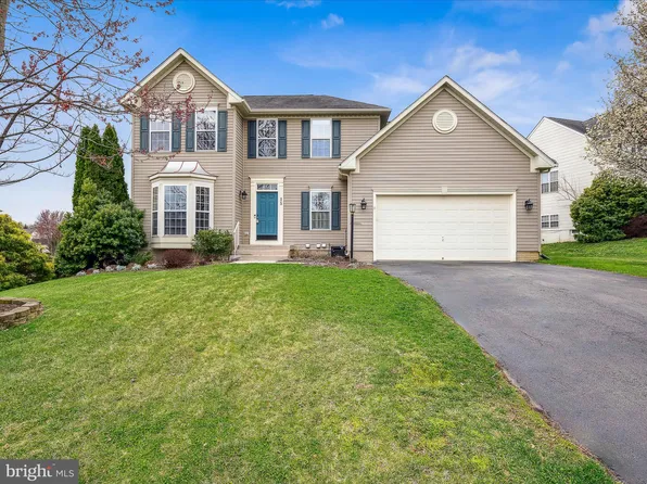 15 Welsh Ct, Charles Town, WV 25414