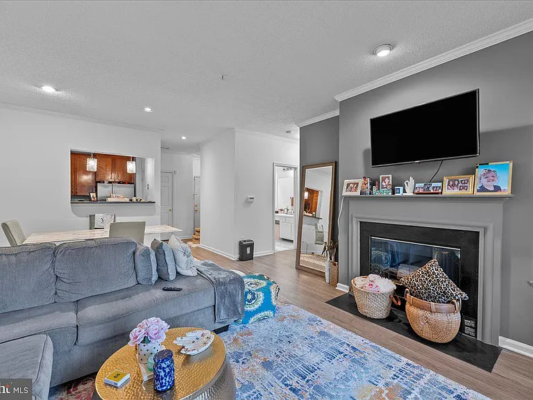 1708 Lake Shore Crest Dr #24 — Photo 9