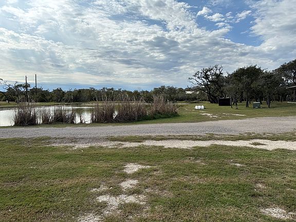 4th image of 17 Bee Tree Cir