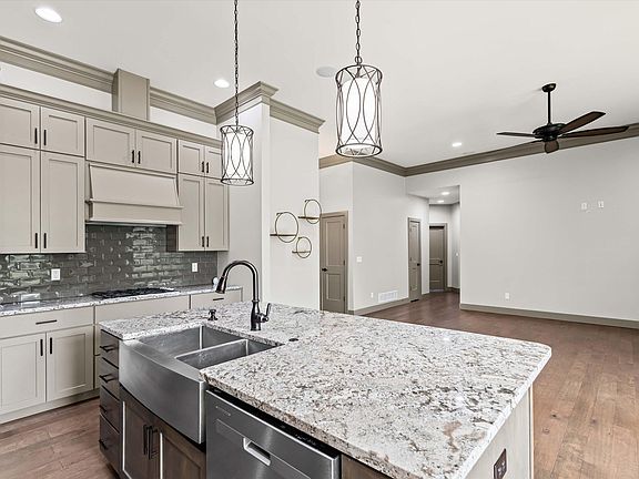 5th image of 1205 Shallow Ridge Cir