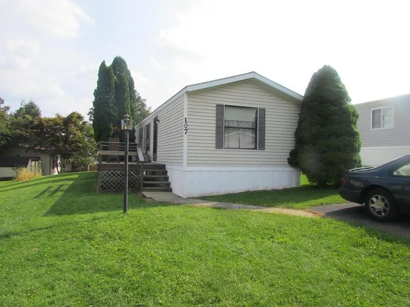 107 Fieldbridge Ct photo 1