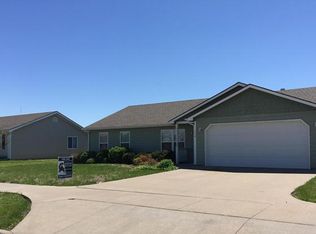 316 Brooklawn Dr, Manhattan, KS 66502