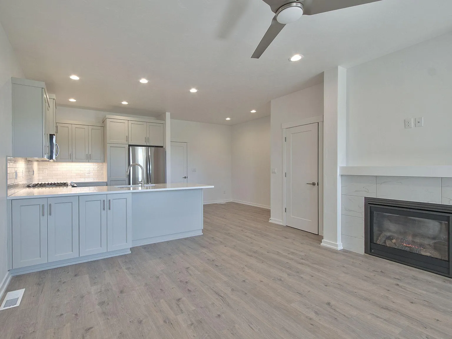 5617 SE Logan Ln — Photo 4