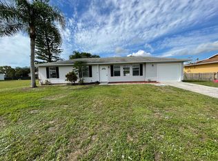 2018 NE 10th Pl, Cape Coral, FL 33909