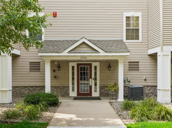 12761 Collegeview Dr APT 207, Eden Prairie, MN 55347