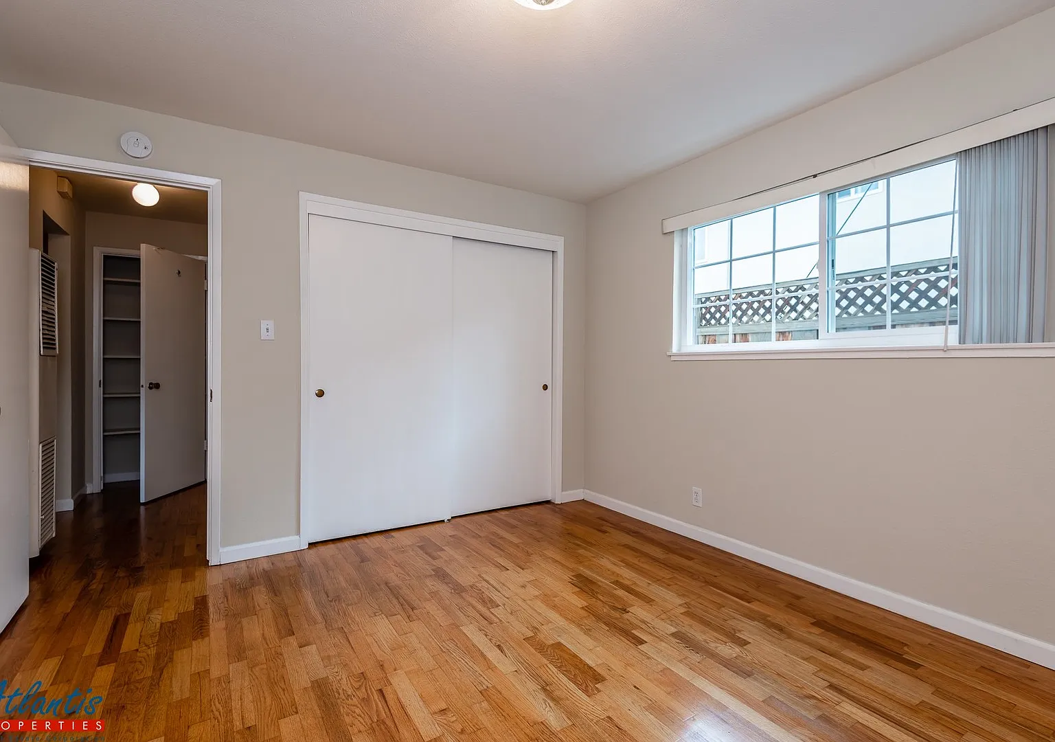 Karen 2318 — Photo 4