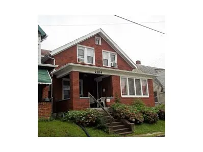 2704 Stewart St photo 1