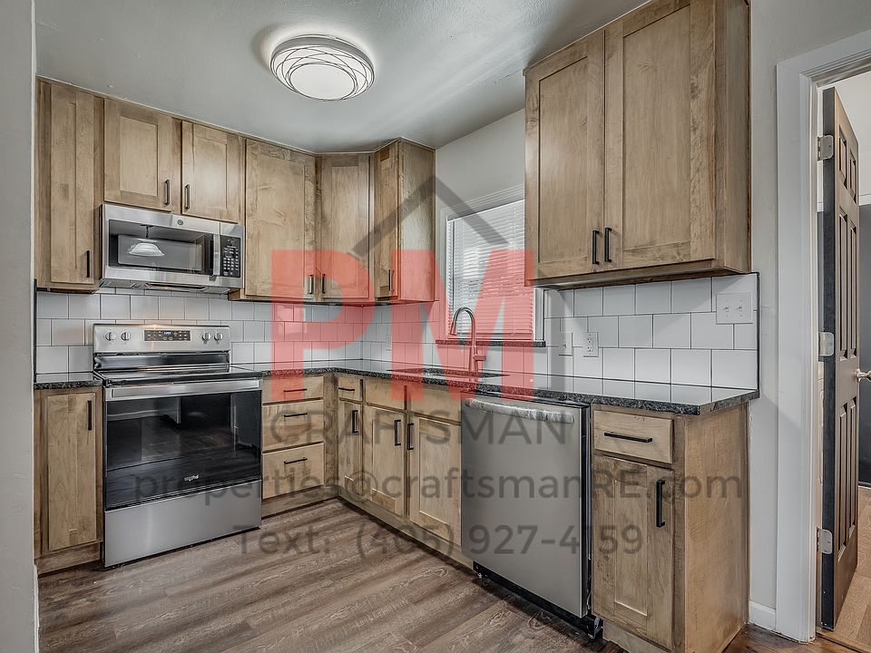 1st image of 724 NE 30th St