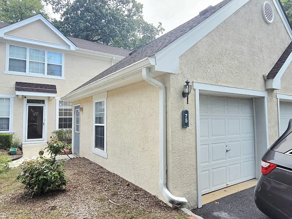 75 Ashford Dr