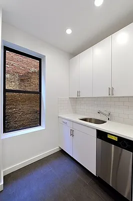 Rented by Aether Property Group | media 36