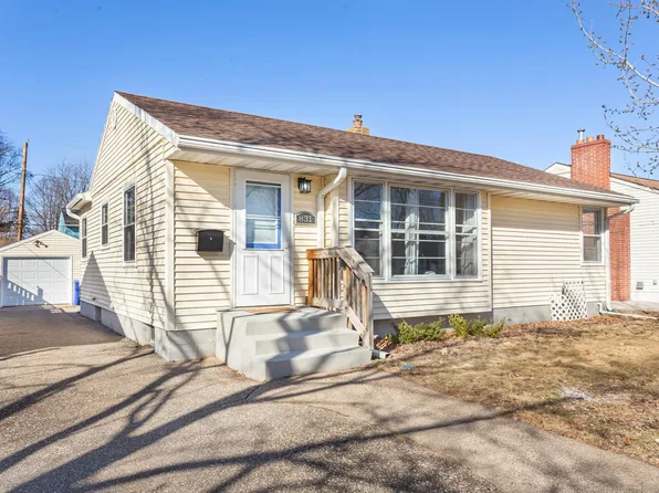 831 California Ave W, Saint Paul, MN 55117