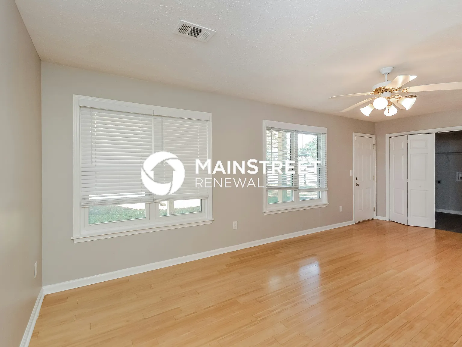 246 Rockingham Dr — Photo 4