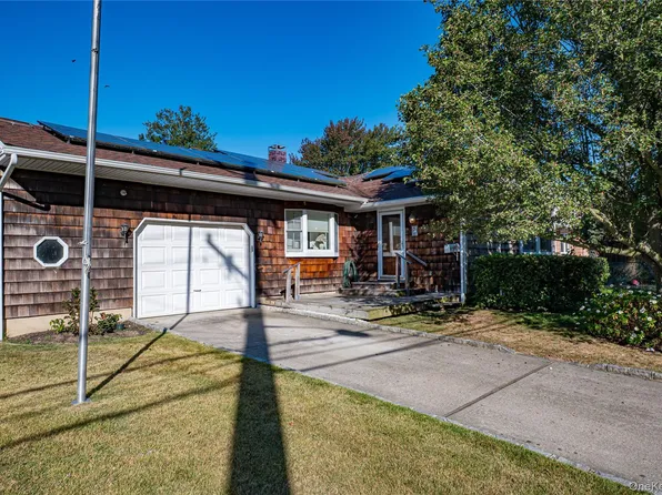 1022 Manor Lane, Bay Shore, NY 11706