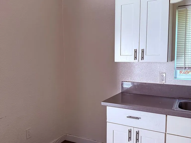 1033 Hoffman Ave — Photo 17
