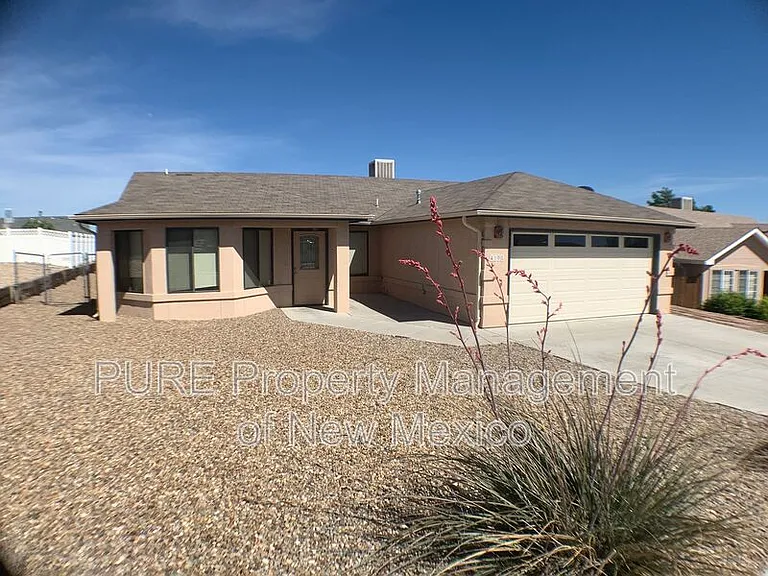 4108 Abbey Rd — Photo 1