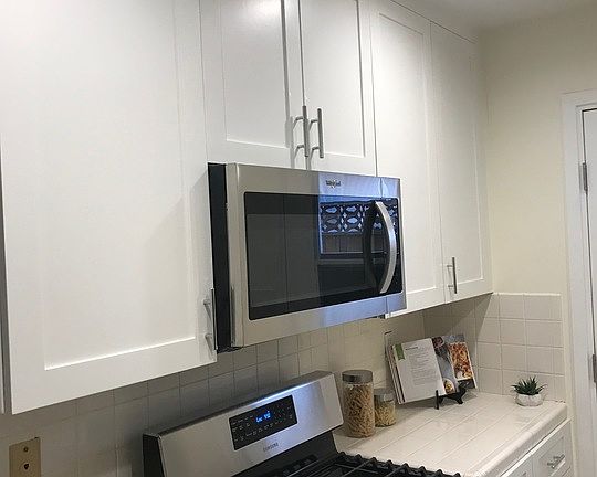 5th image of 927 21st St APT 4