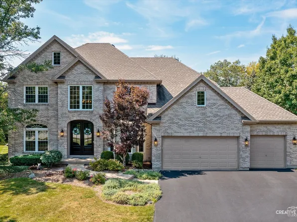 4N426 Robert Penn Warren Cv, Saint Charles, IL 60175