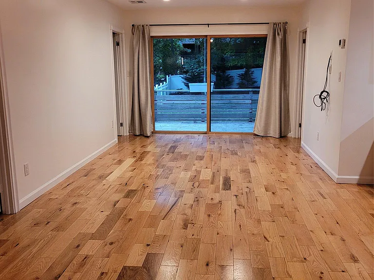 Apricot Rd — Photo 14