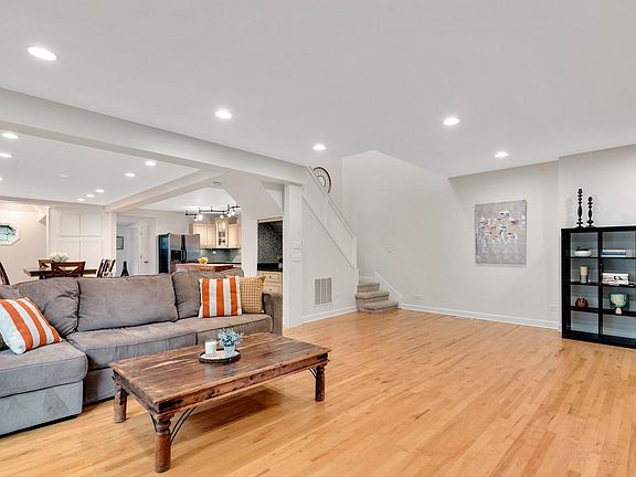 5th image of 9605 S Tulley Ave