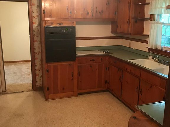 3rd image of 8 Whits Ct