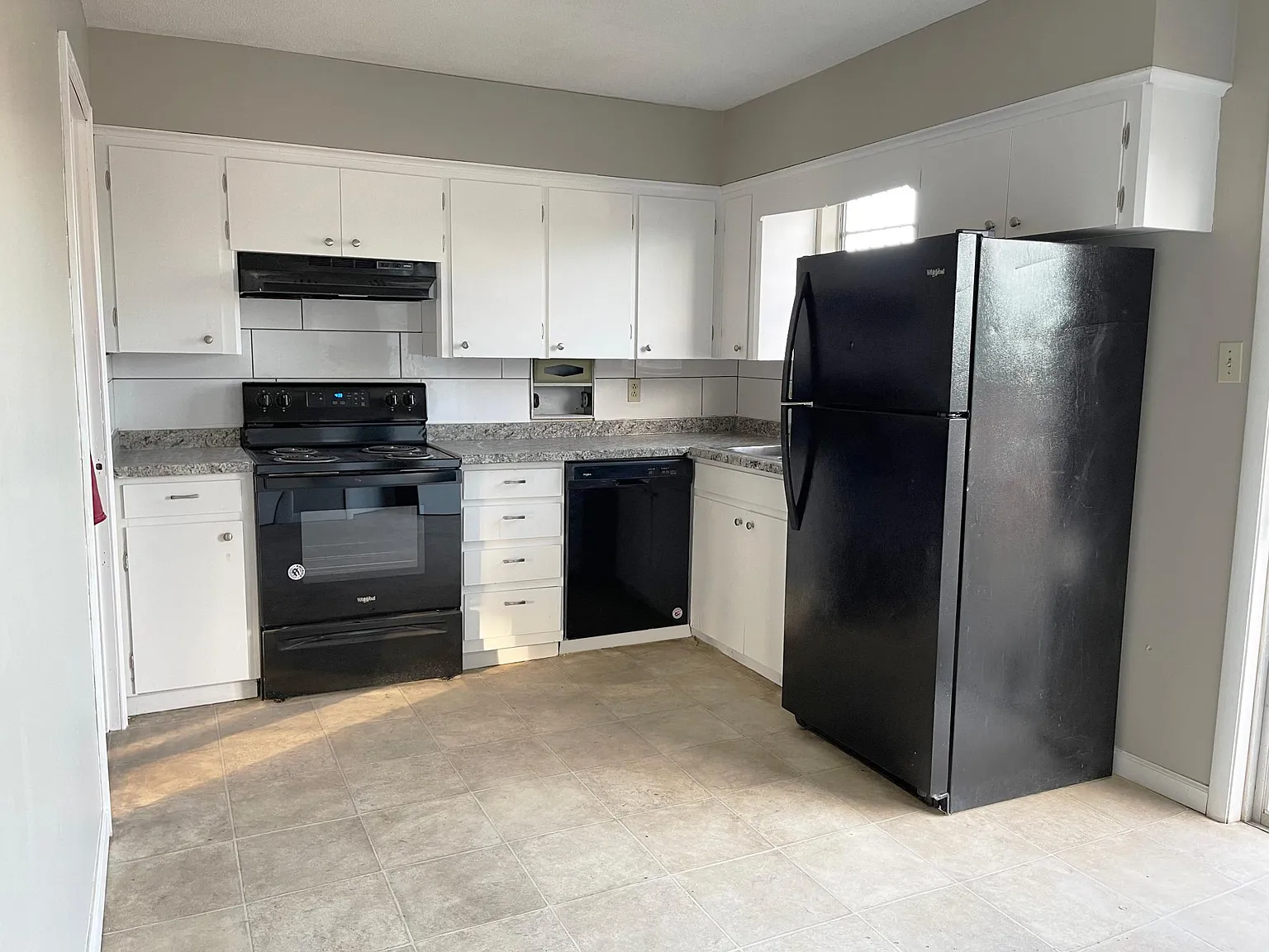26 Somerset Dr — Photo 3