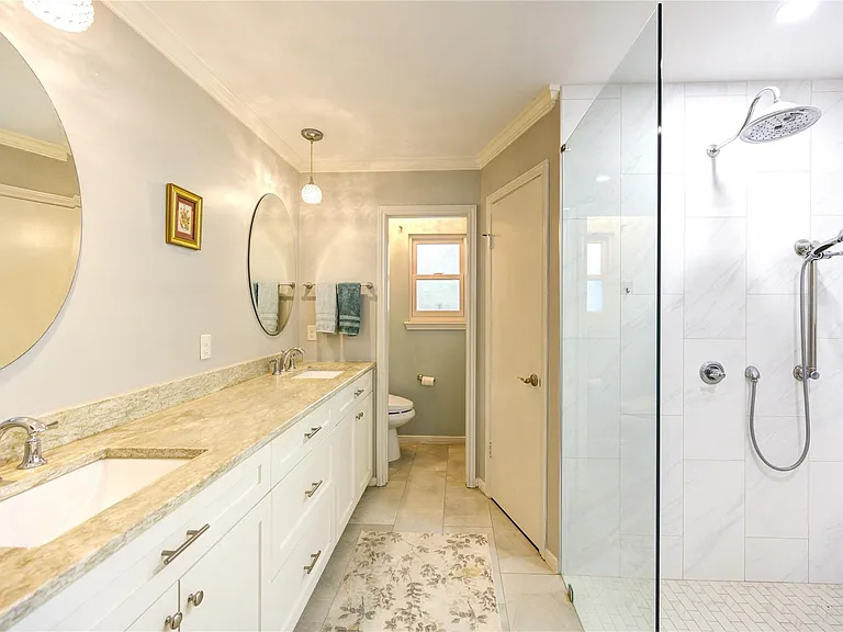 22526 Cove Hollow Dr — Photo 13