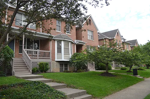 74 W Hubbard Ave Photo 1