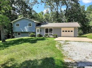 435 S 13th St, Hamilton, IL 62341