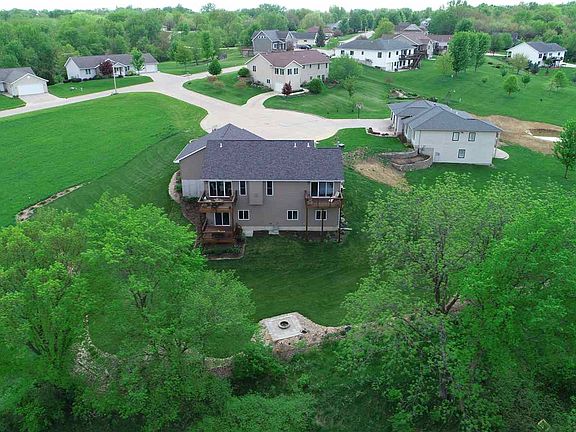 2nd image of 604 Whitetail Ct