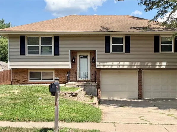 2309 S 17th St, Leavenworth, KS 66048