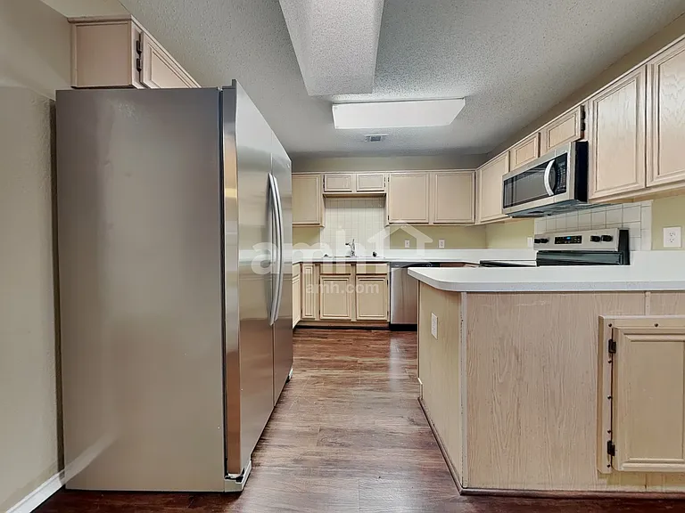 3235 Crystal Brook Ct — Photo 3