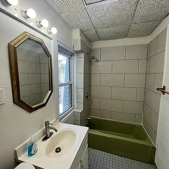78 Falcon St #2 — Photo 4