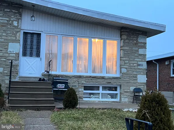 8822 Macon St, Philadelphia, PA 19152