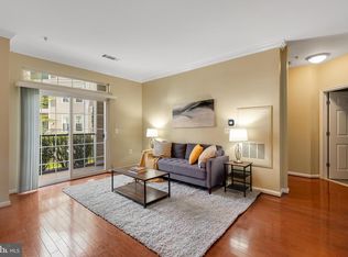 2465 Army Navy Dr APT 104, Arlington, VA
