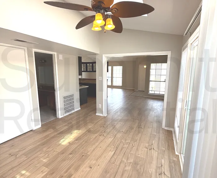 6076 Dooley Dr — Photo 16