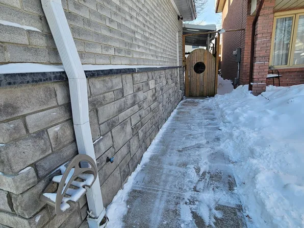 106 East Ave #Basement, Toronto, ON M1C 3P4