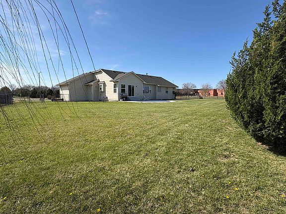 4th image of 1625 E Woodbrook Ln