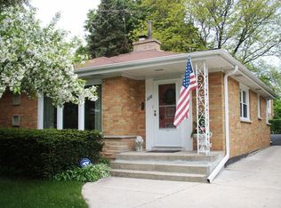 238 N Wolf Rd, Des Plaines, IL 60016